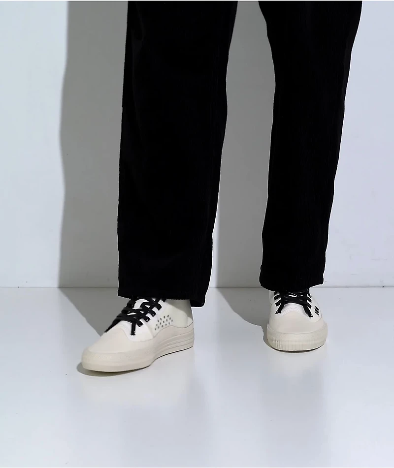 Globe Gilette Mid Cream & Black Skate Shoes