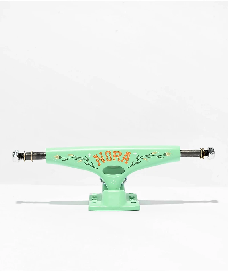 Krux Nora K5 Lori D 8.25" Skateboard Trucks