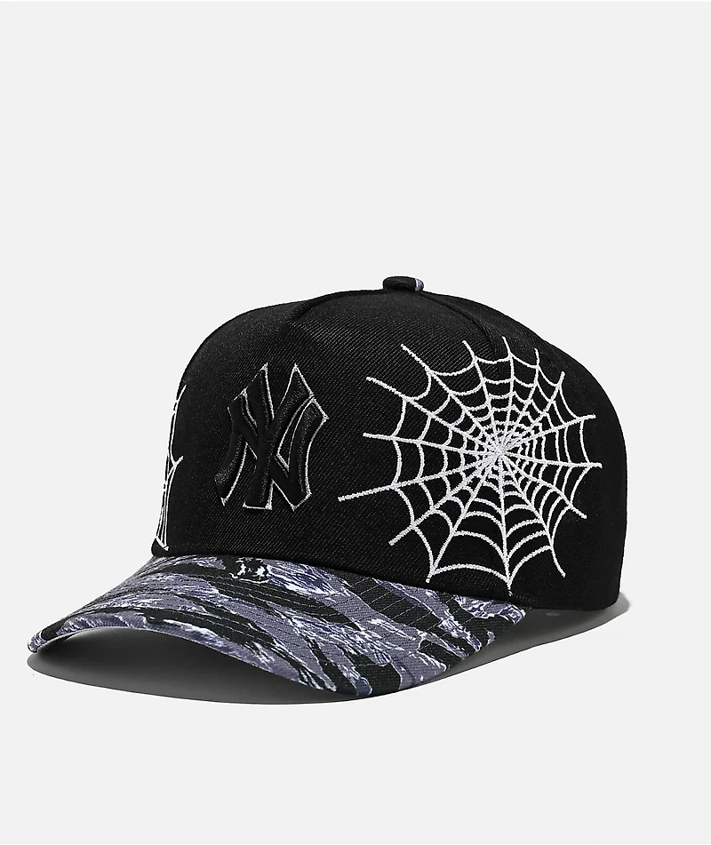 Mitchell & Ness New York Yankees Tiger Stripe Black Snapback Hat