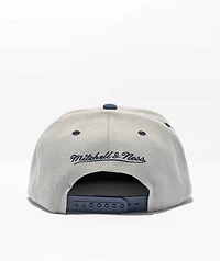 Mitchell & Ness x NBA Chicago Bulls District Grey & Navy Blue Snapback Hat
