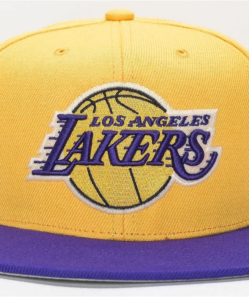 Mitchell & Ness x NBA Lakers Glow Gold Snapback Hat