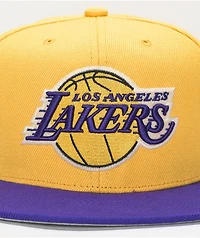 Mitchell & Ness x NBA Lakers Glow Gold Snapback Hat
