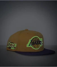 Mitchell & Ness x NBA Lakers Glow Gold Snapback Hat