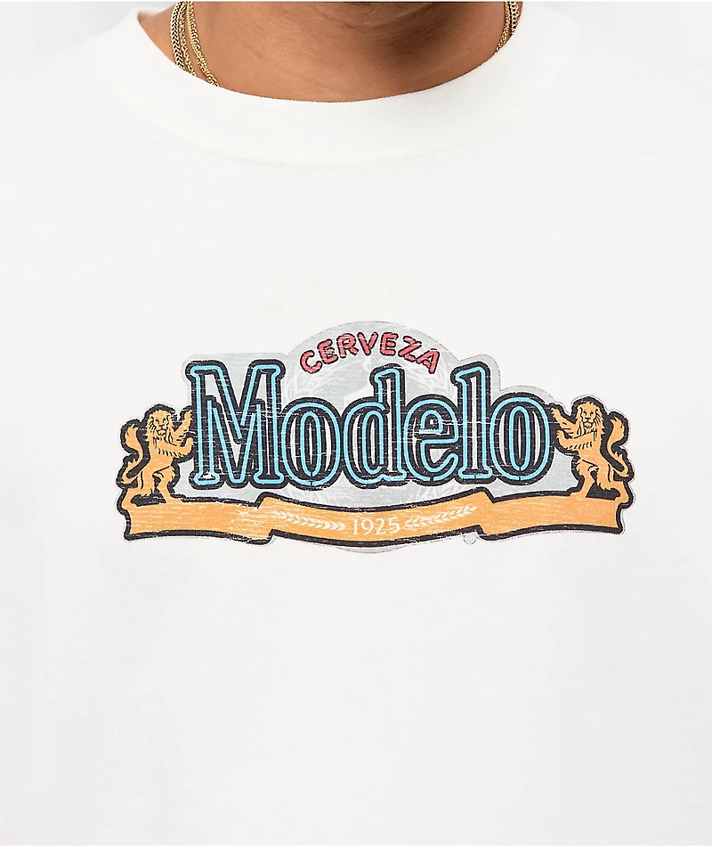 Modelo Neon Off White T-Shirt
