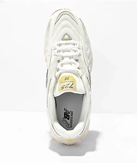 New Balance Lifestyle 725 Sea Salt, White & Gum Shoes