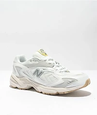 New Balance Lifestyle 725 Sea Salt, White & Gum Shoes