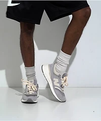 New Balance Lifestyle 997R Linen & Concrete Shoes