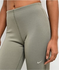 Nike Sportswear Chill Knit Mini-Rib Light Army Flare Leggings