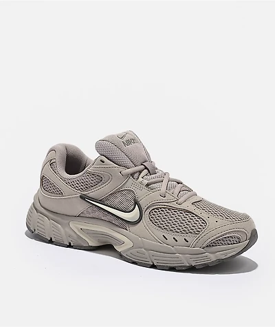 Nike V5 RNR Moon Particle Shoes