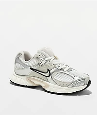 Nike V5 RNR Summit White & Orewood Brown Shoes