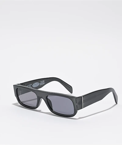 Petals and Peacocks Reginald Black Sunglasses