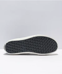 Straye Venice XS Flame Black & White High-Top Skate Shoes