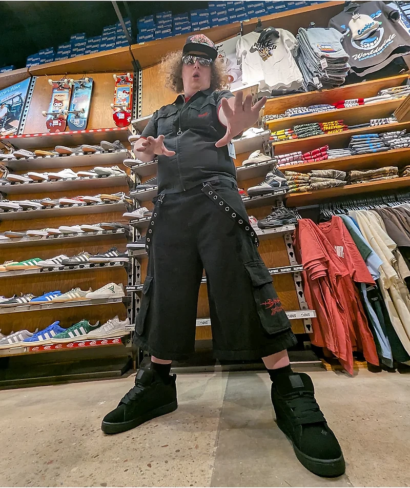 Vitriol Drained Ultra Wide Strap Cargo Black Shorts