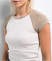 Zine Pammie Oatmeal Heather Raglan Crop T-Shirt