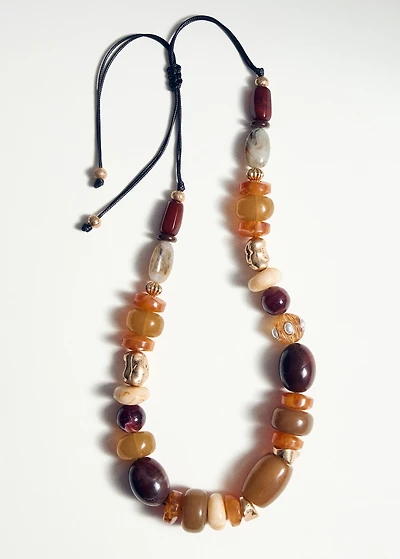 Maxi necklace with combined resin balls