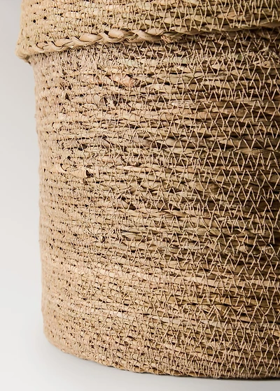 Seagrass basket with round lid