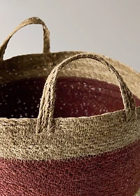 Round two-tone seagrass basket