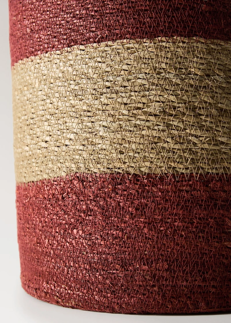 Round two-tone seagrass basket