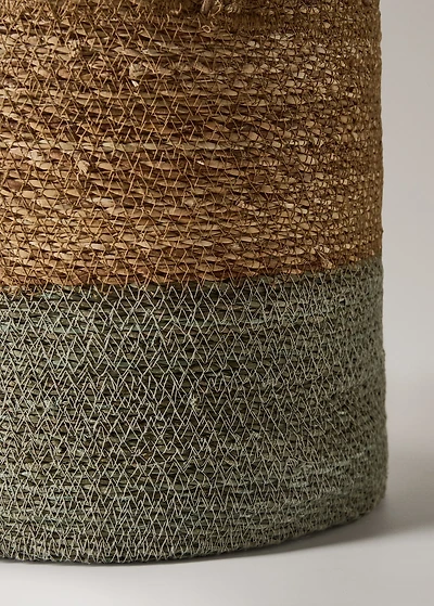 Two-tone seagrass basket