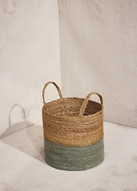 Two-tone seagrass basket