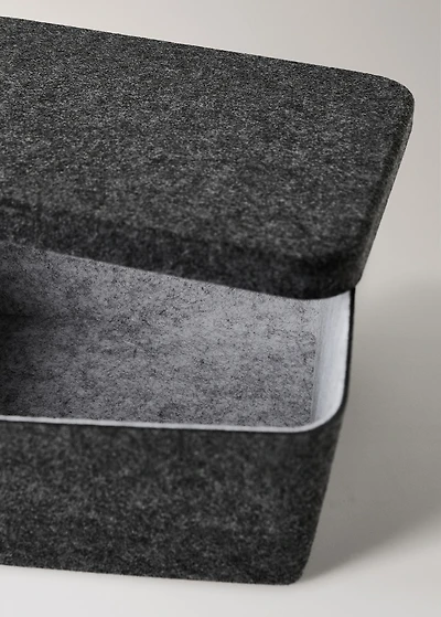 Rectangular felt box with lid