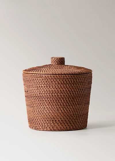 Fine rattan box with lid
