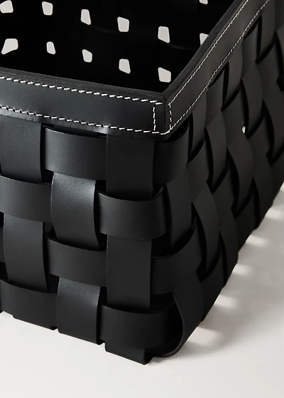 Medium braided leather basket