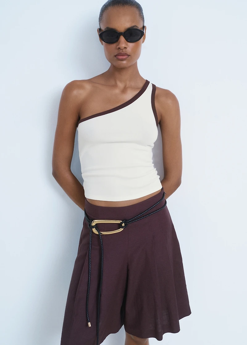Asymmetrical top with contrasting trim