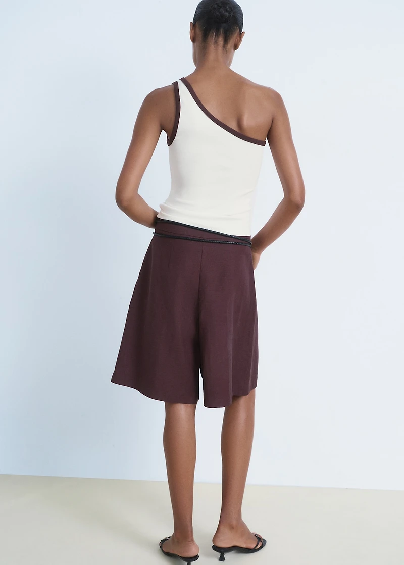 Asymmetrical top with contrasting trim