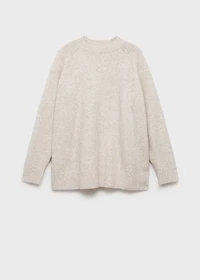 Round-neck knitted sweater