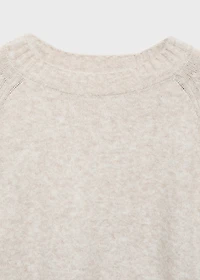 Round-neck knitted sweater
