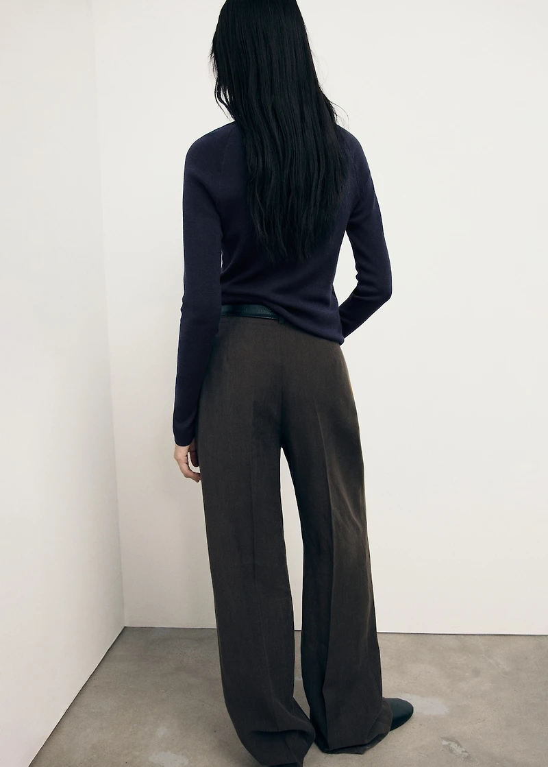 Long-sleeved fine-knit sweater