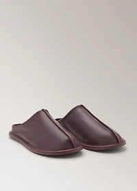 Leather clogs with stitching detail