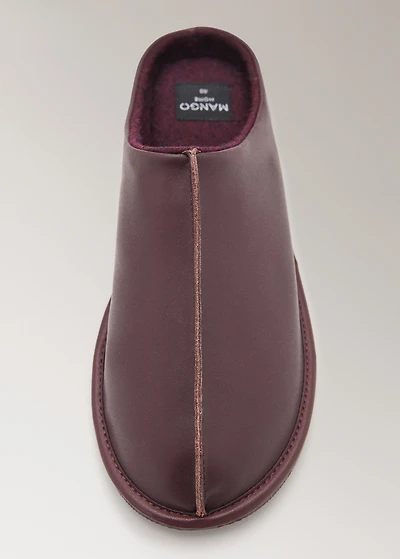 Leather clogs with stitching detail
