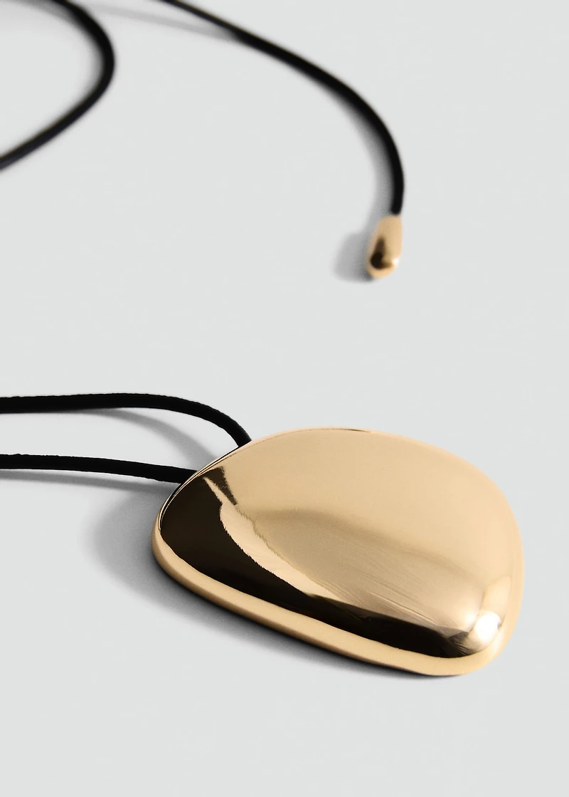 Pendant necklace with metal component