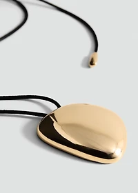 Pendant necklace with metal component