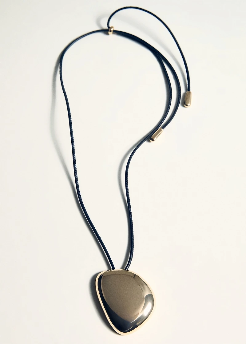 Pendant necklace with metal component