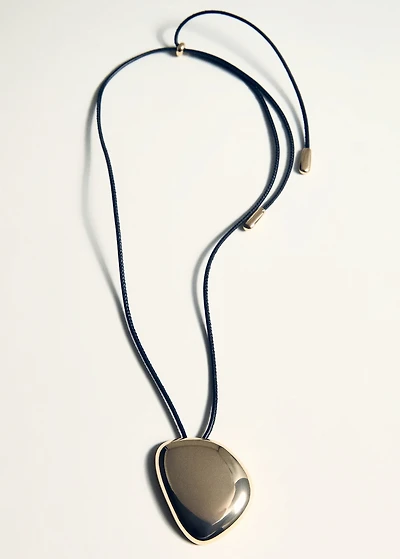 Pendant necklace with metal component