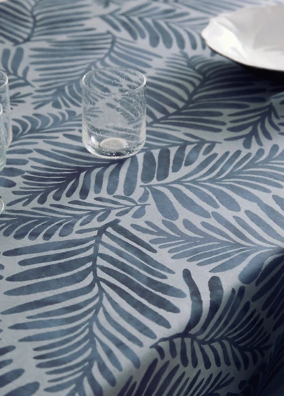 Cotton canvas tablecloth with leaf print for 6 to 8 diners