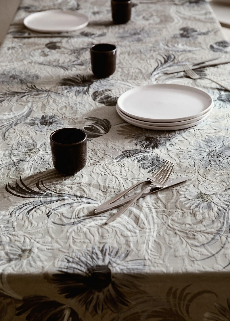 Cotton jacquard floral-print tablecloth for 6 to 8 diners
