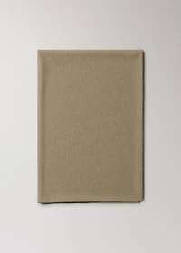 100% resin-coated linen tablecloth with contrasting overlock for 6 to 8 diners