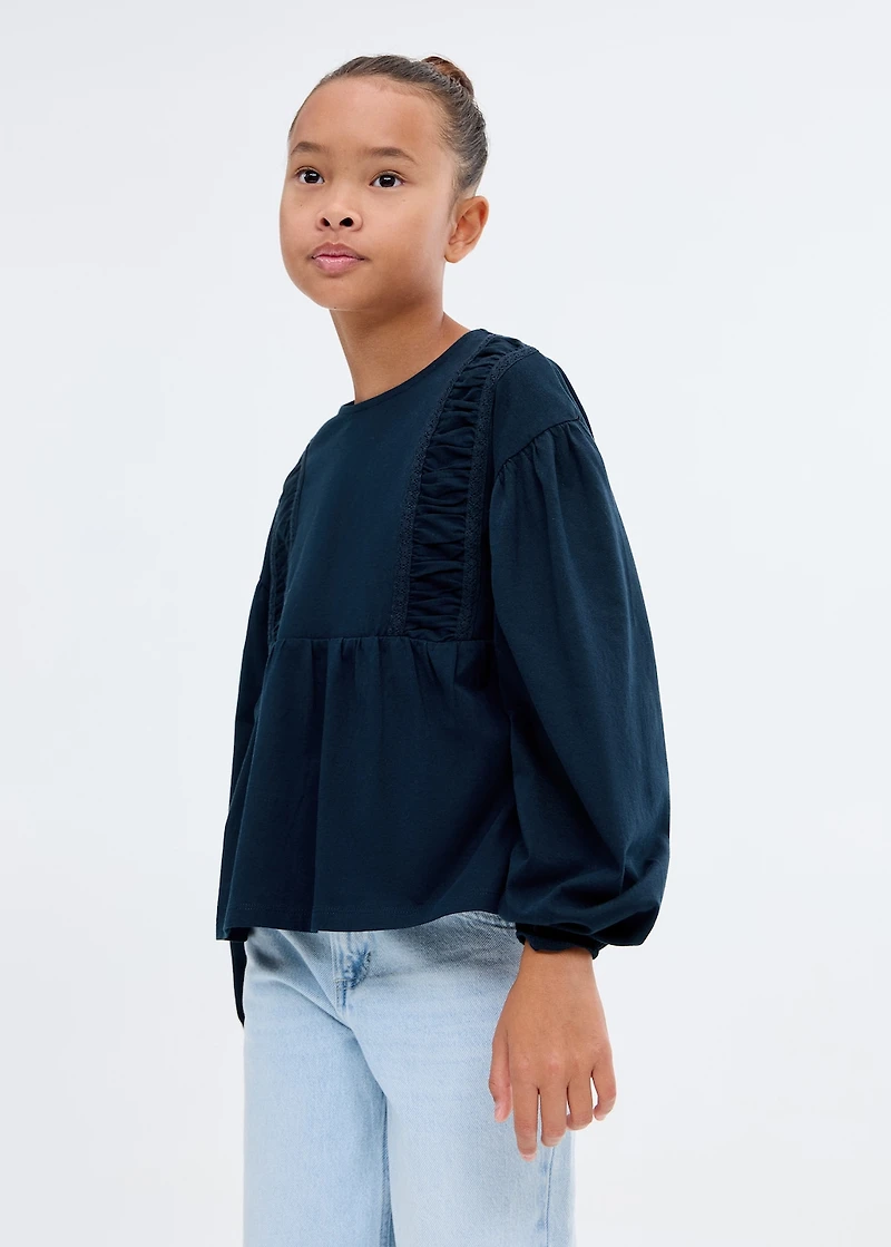 T-shirt with gathered details