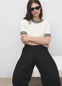 Short-sleeved sweater with contrasting stripes