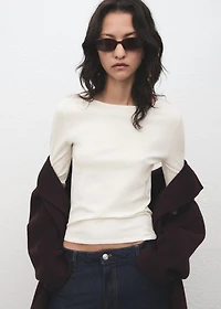 Long-sleeved fine-knit sweater