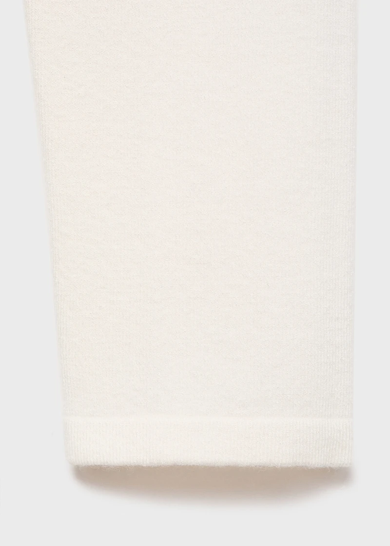 Long-sleeved fine-knit sweater