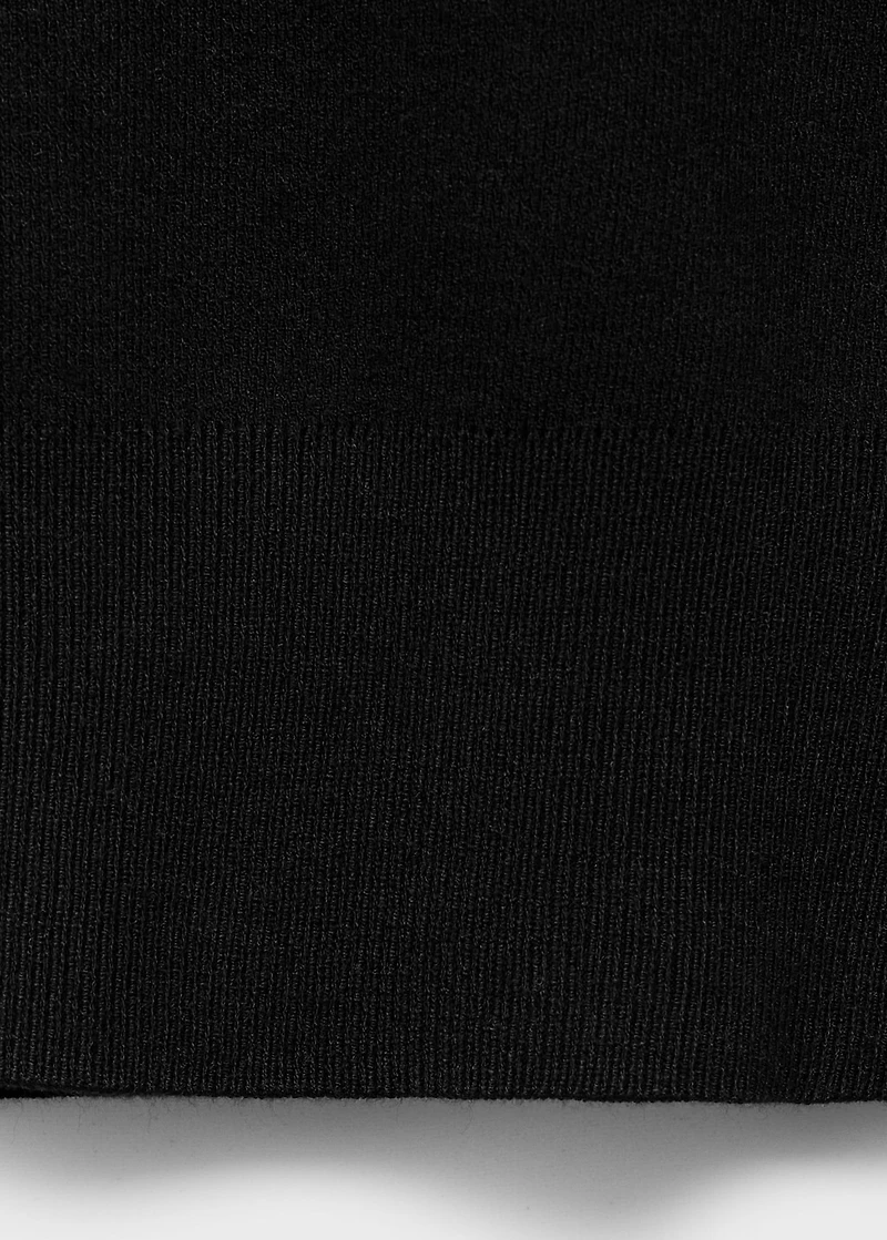 Fine-knit V-neck sweater