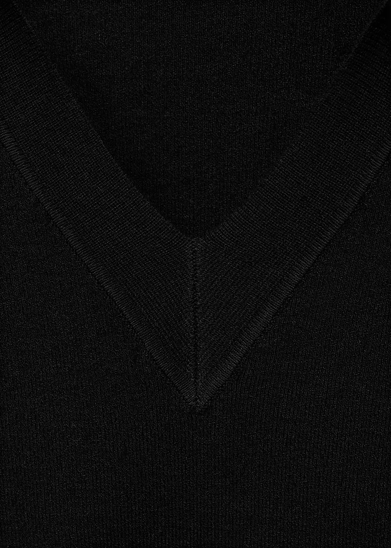 Fine-knit V-neck sweater