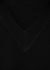 Fine-knit V-neck sweater