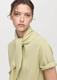 Short-sleeved sweater with scarf