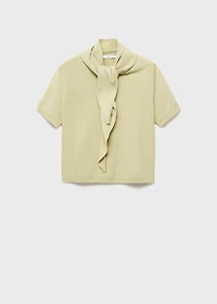 Short-sleeved sweater with scarf